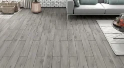Elburuz Grey Oak Effect 8mm Laminate Flooring, 1.83m² Pack Of 8