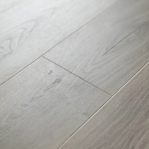 GoodHome Cleobury Brown Oak Effect Laminate Flooring, 1.69m² 5 GoodHome Cleobury Brown Oak Effect Laminate Flooring, 1.69m² - Image 3