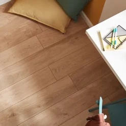 GoodHome Gladstone Natural Oak Effect Laminate Flooring, 1.996m² Of 8