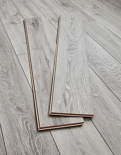 Impero - Dover Oak 8mm Laminate Flooring. 2.22m² Pack 5 Impero - Dover Oak 8mm Laminate Flooring. 2.22m² Pack - Image 3