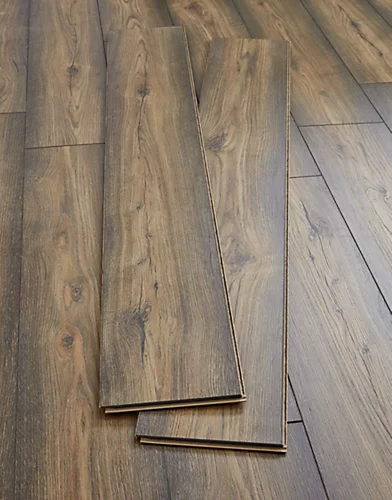 Impero Verona - Amber Oak 8mm Laminate Flooring. 2.13m² Pack 5 Impero Verona - Amber Oak 8mm Laminate Flooring. 2.13m² Pack - Image 3