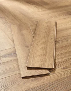 Swiss Krono Herringbone - Peterson Oak Nature 8mm Laminate Flooring. 1.23m² Pack 7 Swiss Krono Herringbone - Peterson Oak Nature 8mm Laminate Flooring. 1.23m² Pack -Floors Specialty Shop swiss krono herringbone peterson oak nature 8mm laminate flooring 1 23m pack4032271188121 03c MP